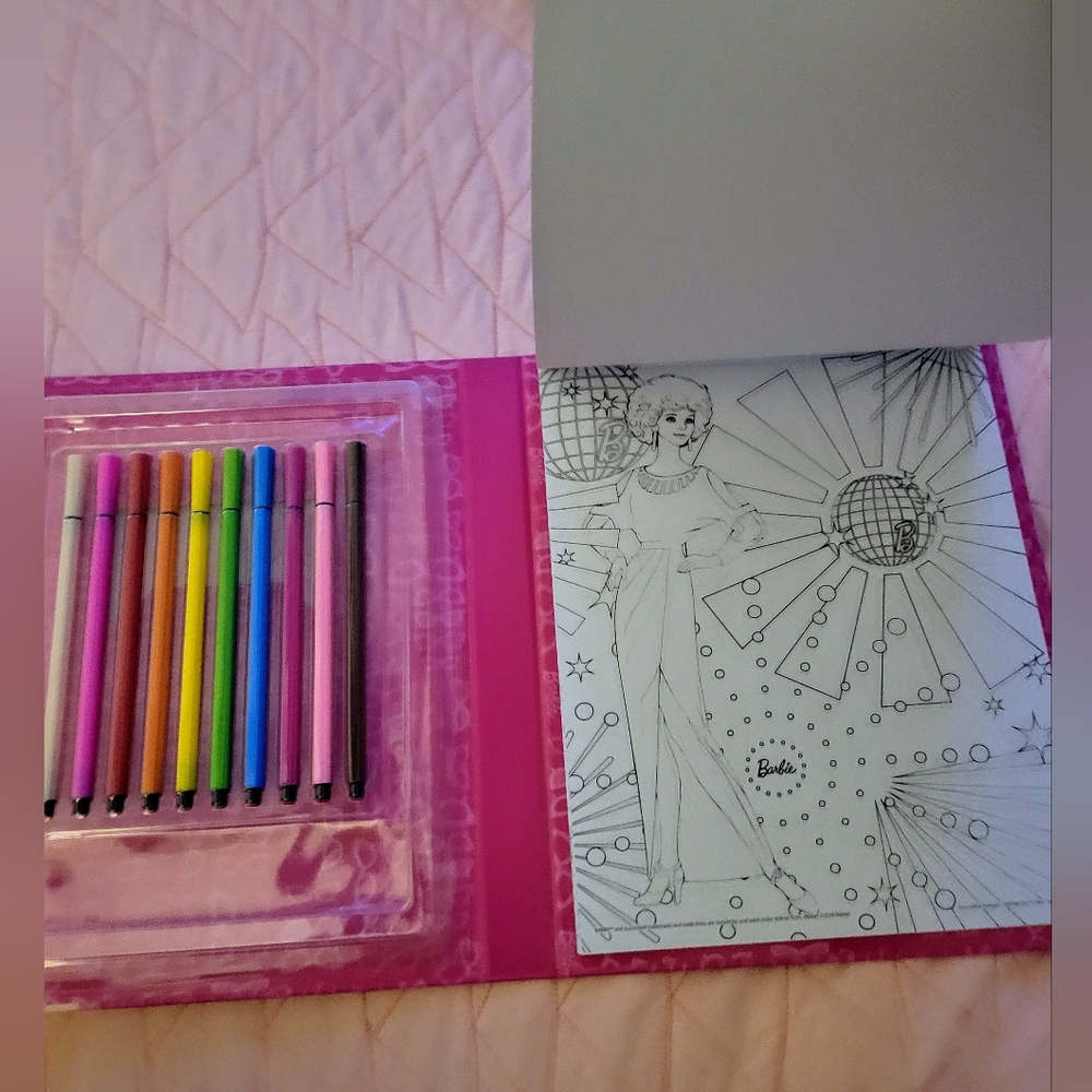 NIB Barbie Hard Cover Coloring Book Set 10 Vibrant Washable Markers Retro-themed - Picture 5 of 9